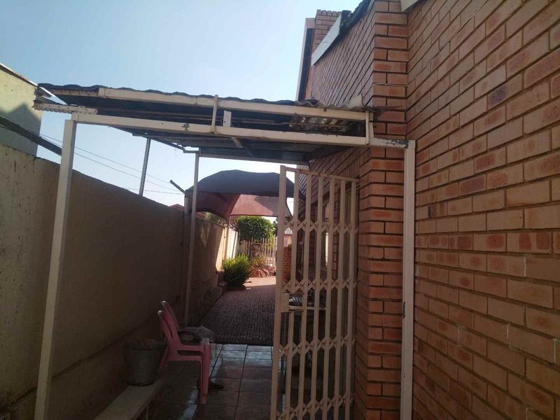 3 bedrooms house to rent in Mabopane E - Photo 2
