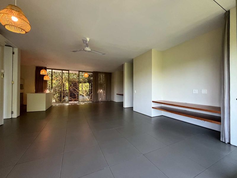 Top Floor 3-Bedroom Apartment with Stunning Estate Views in Dunkirk Estate - Photo 5