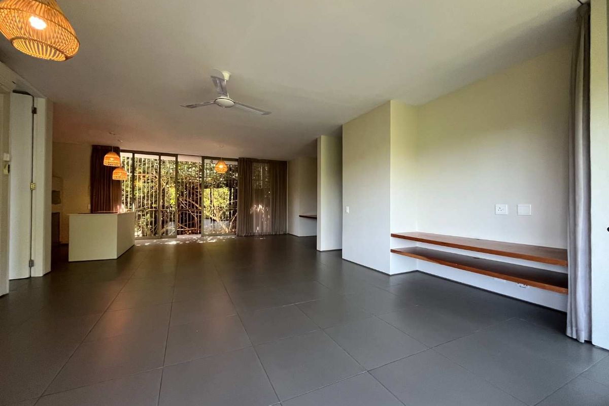 Top Floor 3-Bedroom Apartment with Stunning Estate Views in Dunkirk Estate - Photo 5