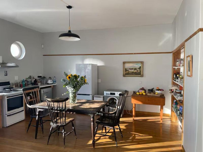 Enjoy Beachside Living in This Spacious 3-Bed Rental - Photo 7