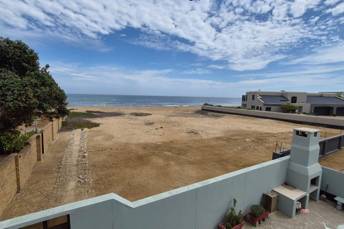 Fully furnished Guesthouse for sale with sea views and near amenities - Photo 5