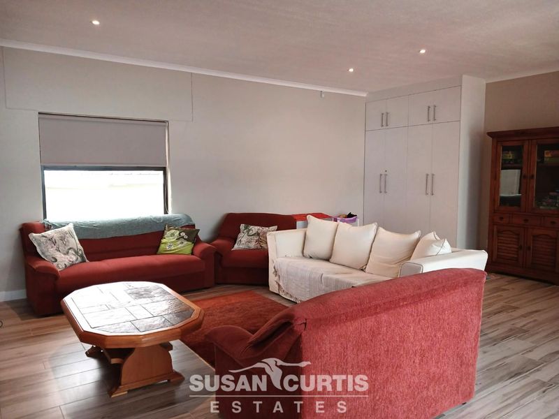 Seafront Property - Photo 8