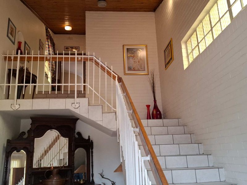 Exceptional Penthouse for the Larger Family - Photo 5