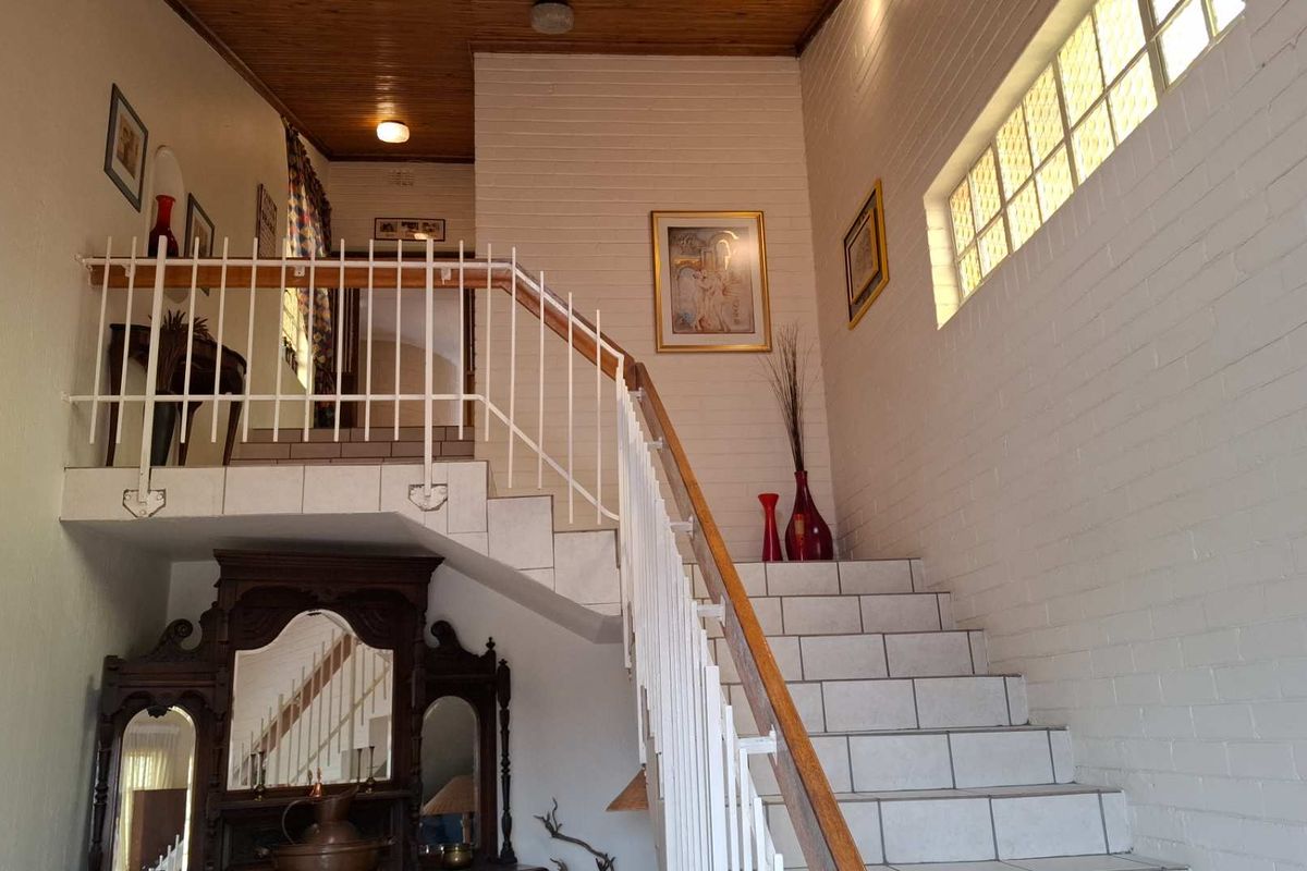 Exceptional Penthouse for the Larger Family - Photo 5