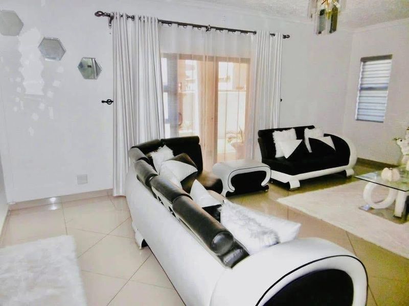 🏡 FOR SALE | EXCLUSIVE SOLE MANDATE - Photo 5