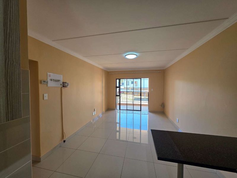 Stylish Upstairs Unit: Modern, Spacious, and Secure - SERIOUS SELLER!! - Photo 6