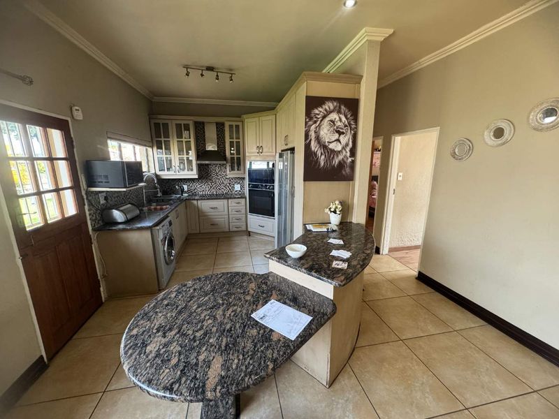 Family home for sale in Brackendowns - Photo 10