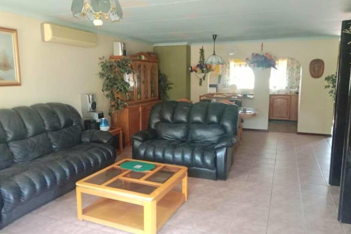 3 Bedroom House for Sale in Mulbarton - Photo 4