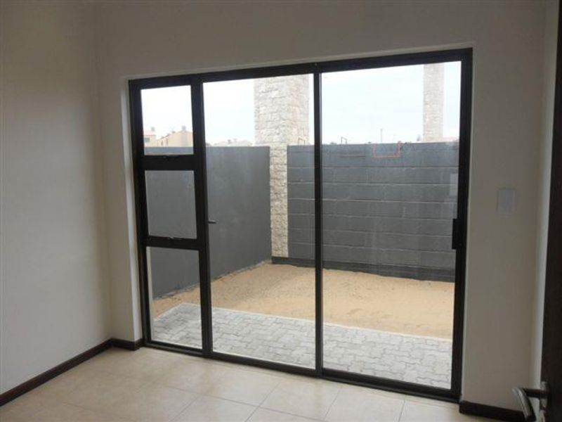 Lock up and Go in Secure Complex! - Photo 9