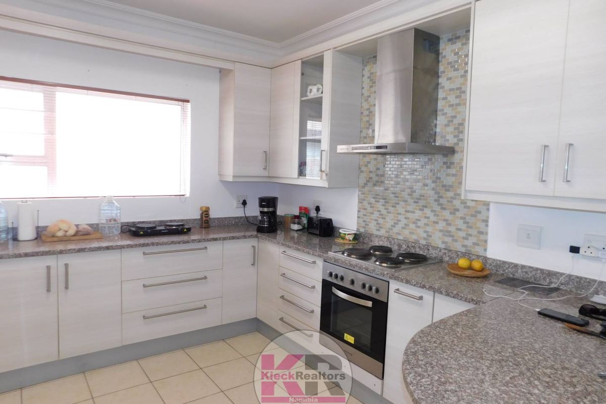 3 Bedroom House For Sale Henties Bay (Suid Duin) - Photo 5
