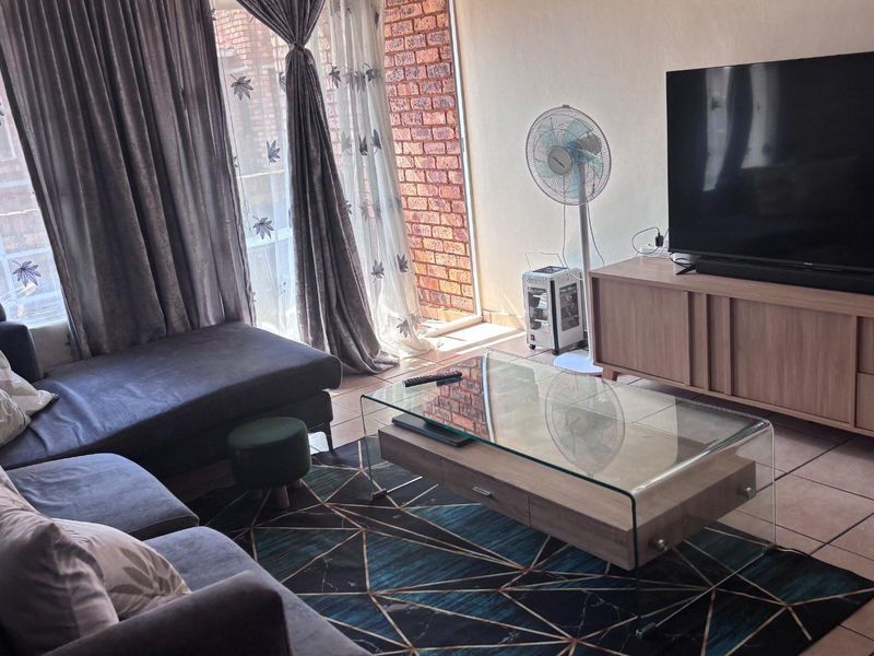 2 BEDROOM APARTMENT - Photo 10