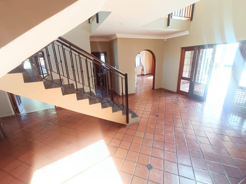 Stunning Property for Sale in Highveld, Centurion - Photo 8