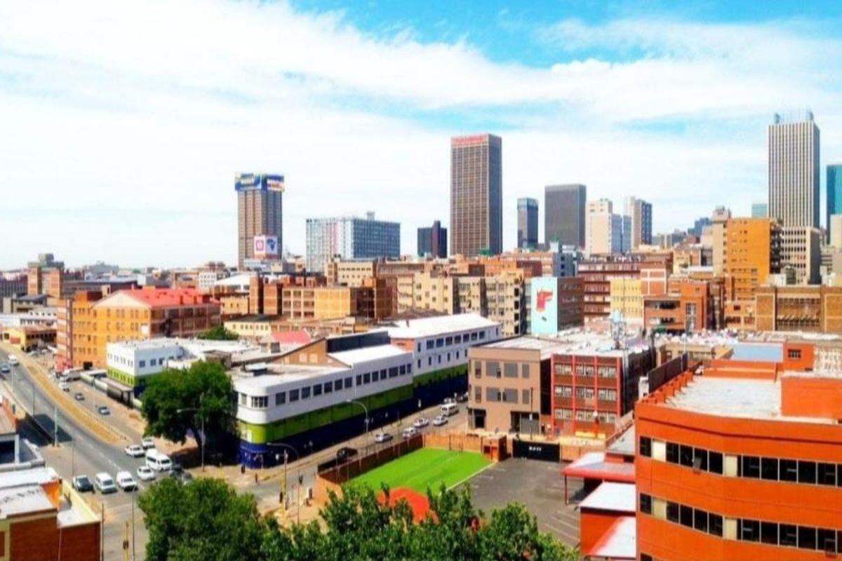 Stunning Bachelor pad at The Hallmark Hotel New Doornfontein - Photo 2