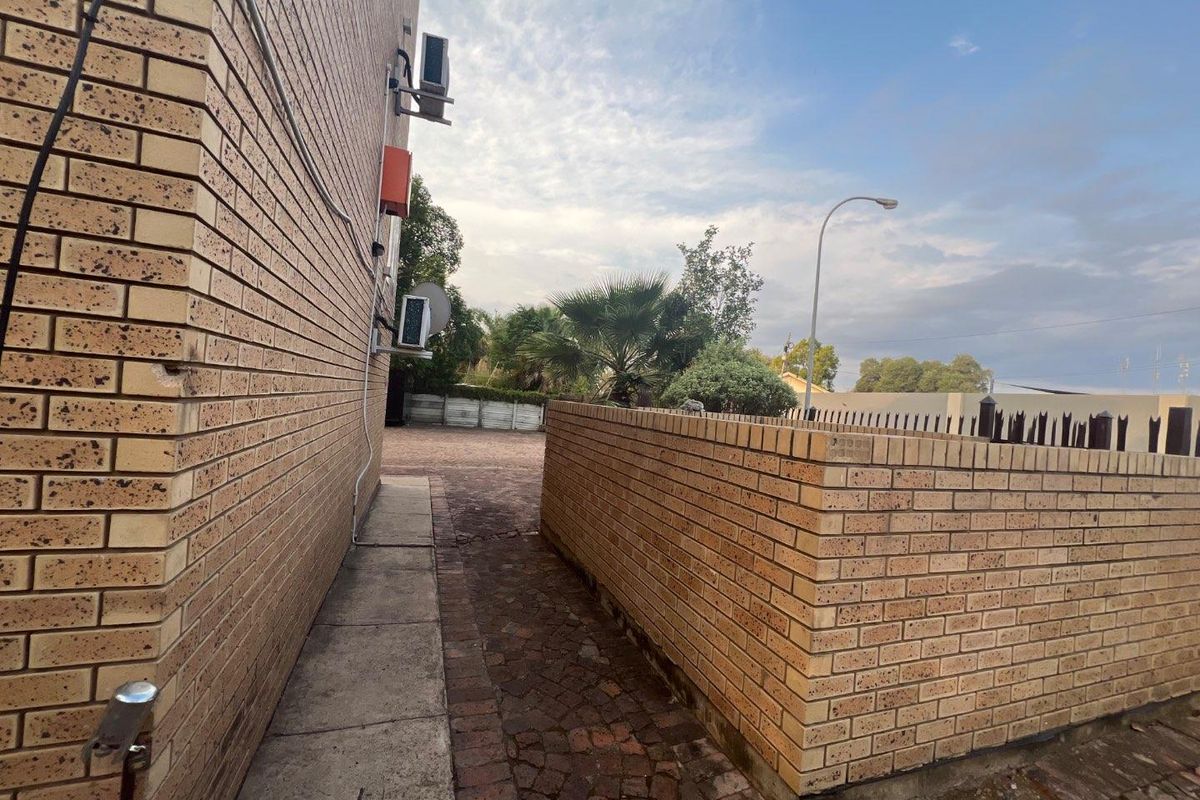 Great potential apartment for sale. - Photo 5