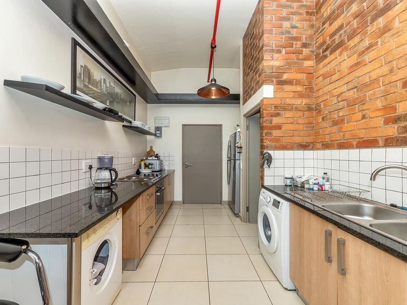 Spacious Furnished Studio With Amazing Views - Photo 9