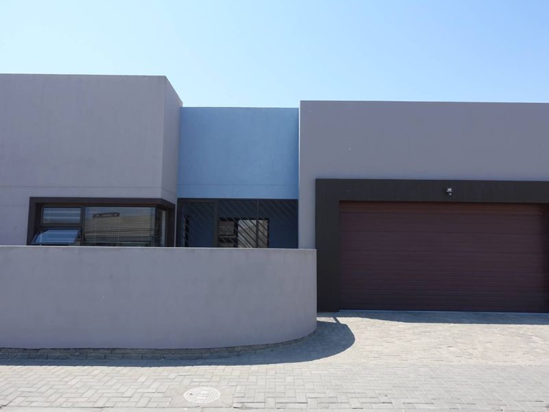 3-Bedroom Townhouse in Kramersdorf for sale - Photo 2