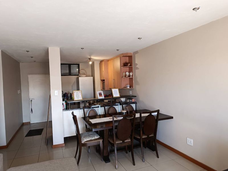 ROOIHUISKRAAL NORTH - 2 BED - 2 BATH - 2 LIVING AREAS - Photo 3