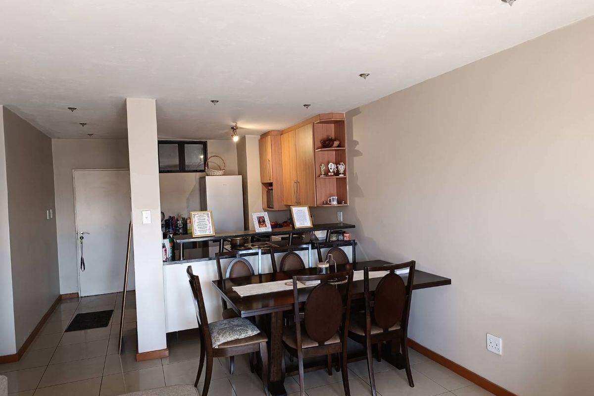 ROOIHUISKRAAL NORTH - 2 BED - 2 BATH - 2 LIVING AREAS - Photo 3