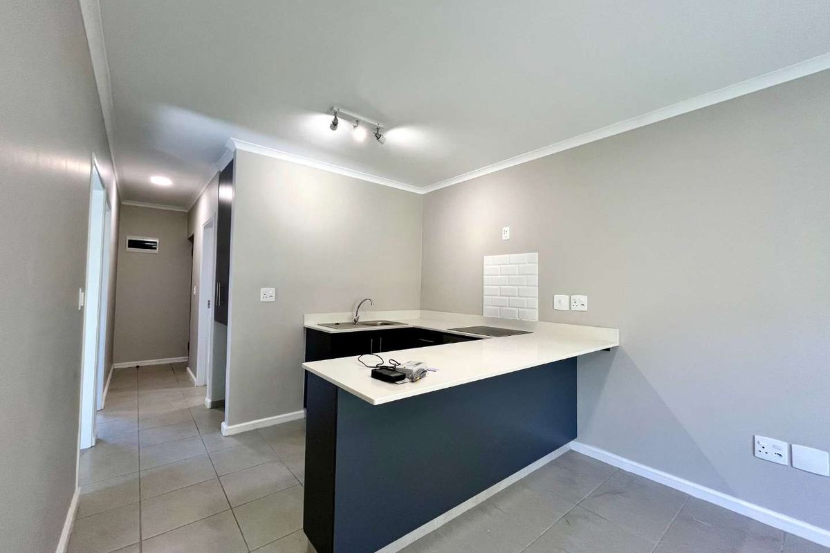 Stylish 2-Bedroom Apartment with Private Garden in Waterfall - Photo 5