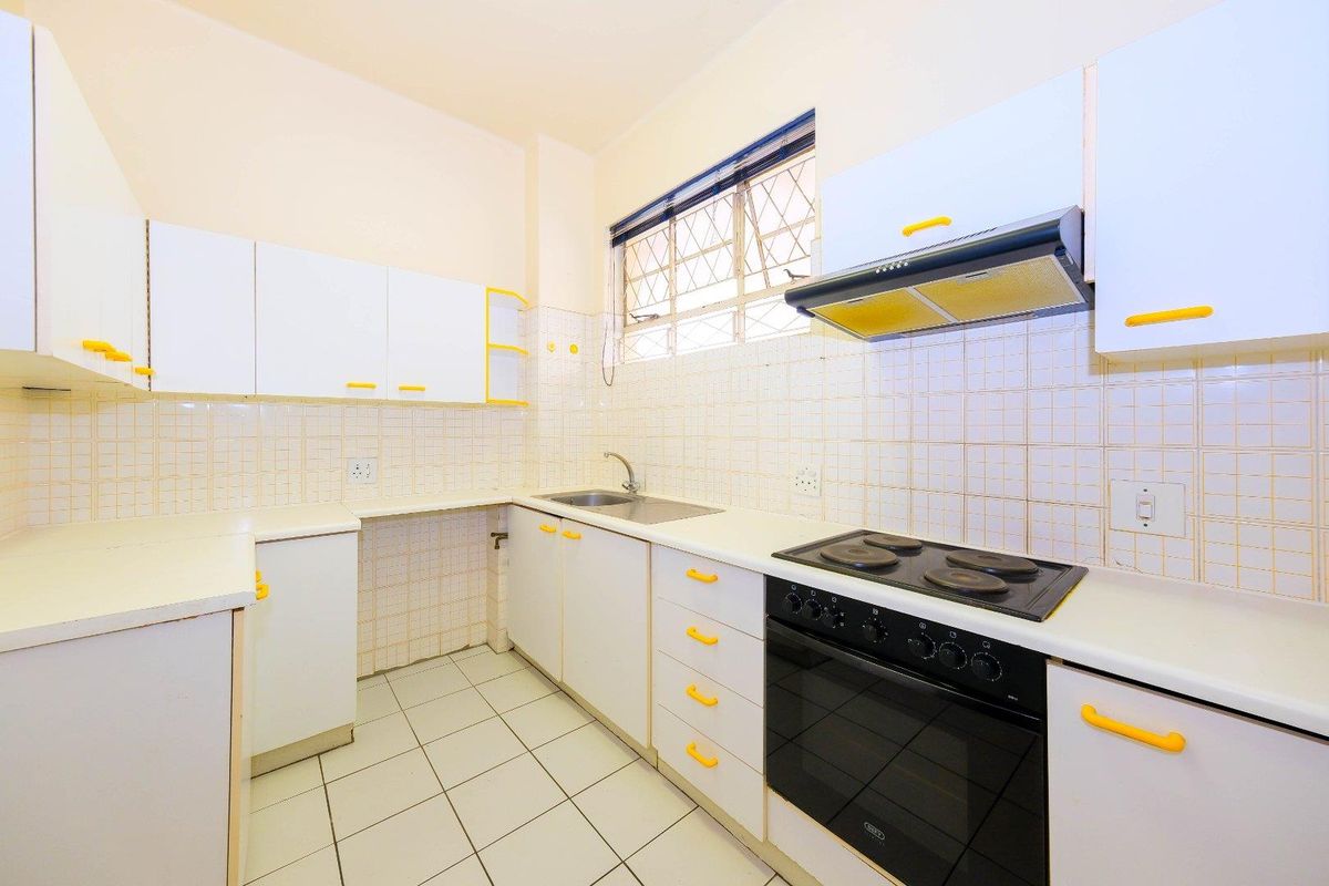 Time to sell! Serious seller relocating! - Photo 4