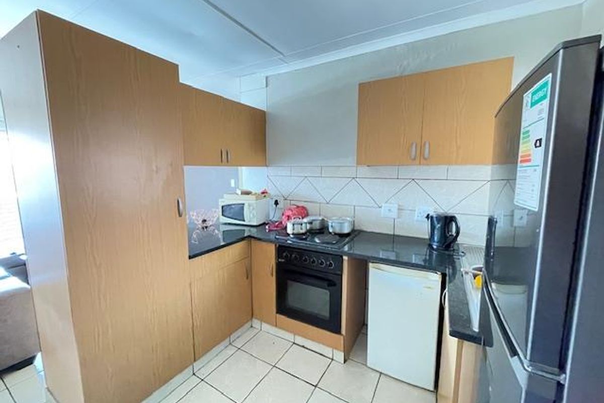 Neat 2-Bedroom Apartment for Sale in Clarina - Photo 2