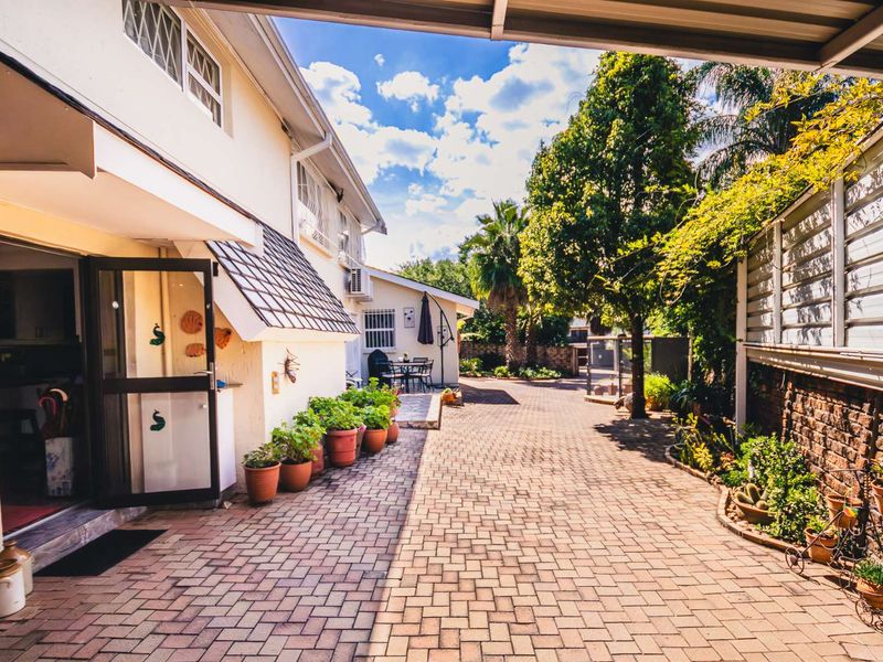 TWO SPACIOUS HOMES, ONE PRICE! - Photo 9