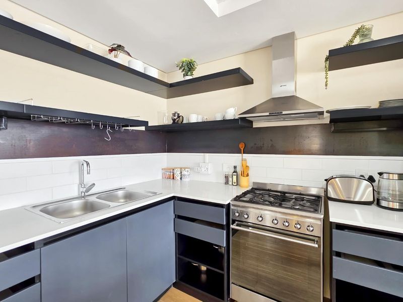 2 Bed Investment Property Overlooking Table Mountain - Photo 8