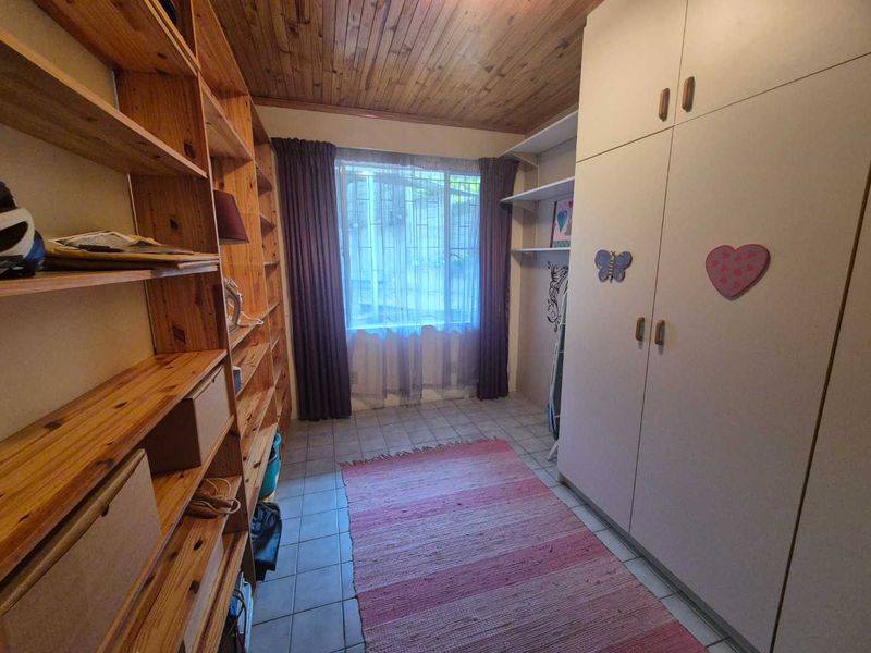 All on one level Klein Windhoek Family home - Photo 5