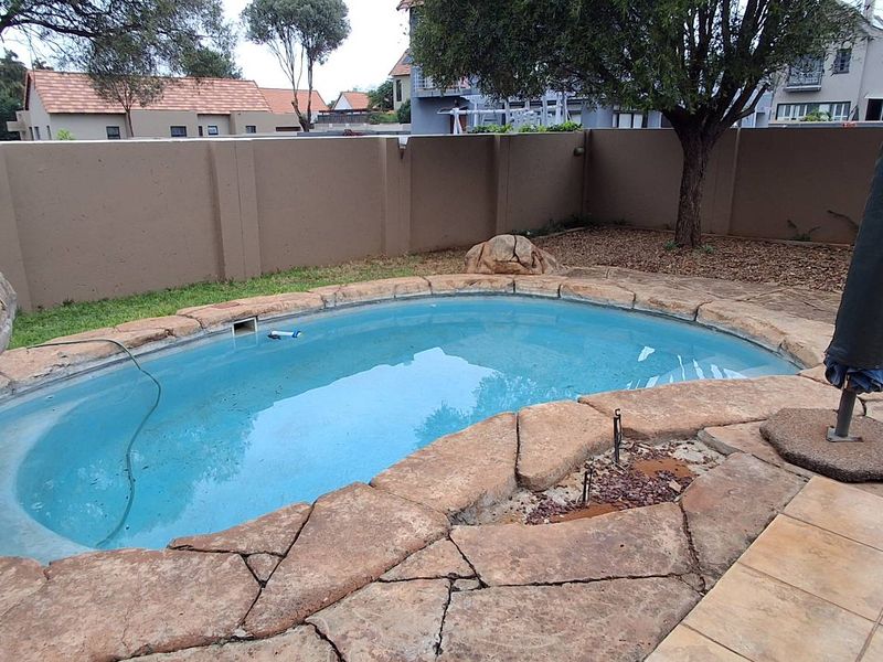 Luxury, Comfort, and Flexibility in Leloko Estate! - Photo 3