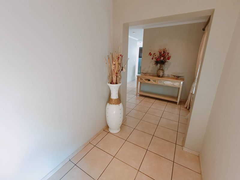 BEAUTIFUL FAMILY HOUSE FOR SALE IN AMBERFIELD RIDGE ESTATE! - Photo 2