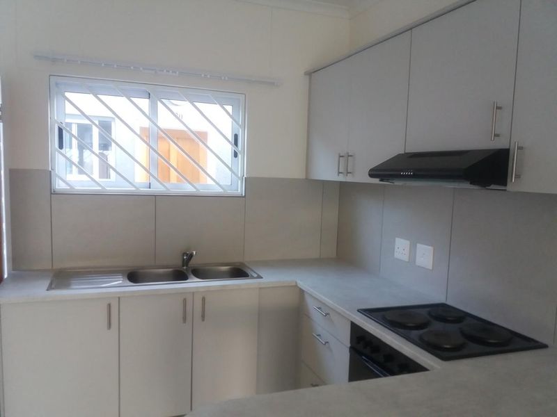 2 Bedroom Apartment for sale in Rocky Crest - Photo 7