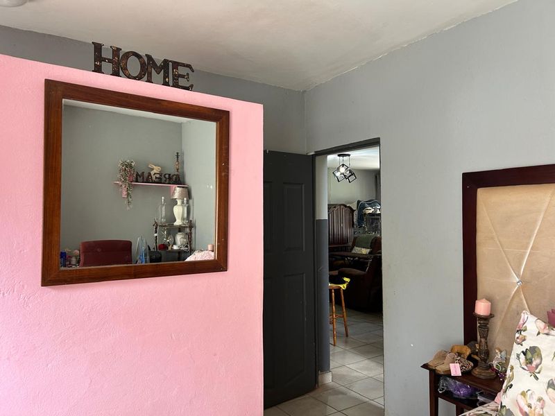 Double Storey 5-Bedroom Home with En-Suites, Balcony & Veranda Views a Stone's Throw from Tzaneen - Photo 6