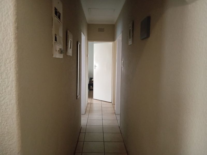 Walking distance to Dischem & major schools! - Photo 5