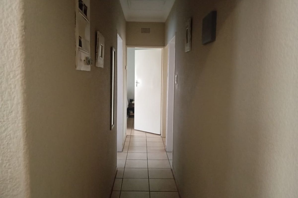 Walking distance to Dischem & major schools! - Photo 5