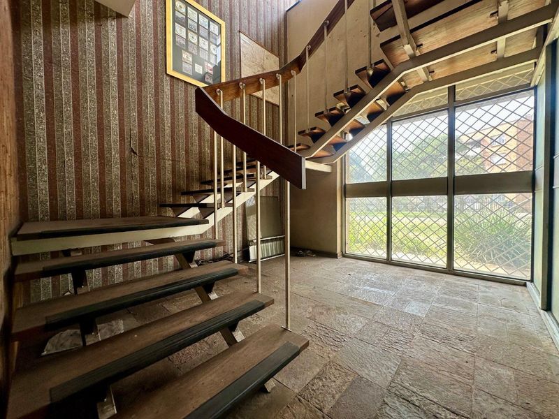 Prime Industrial Property with Office & Workshop Space For Sale in Driehoek, Germiston. - Photo 5