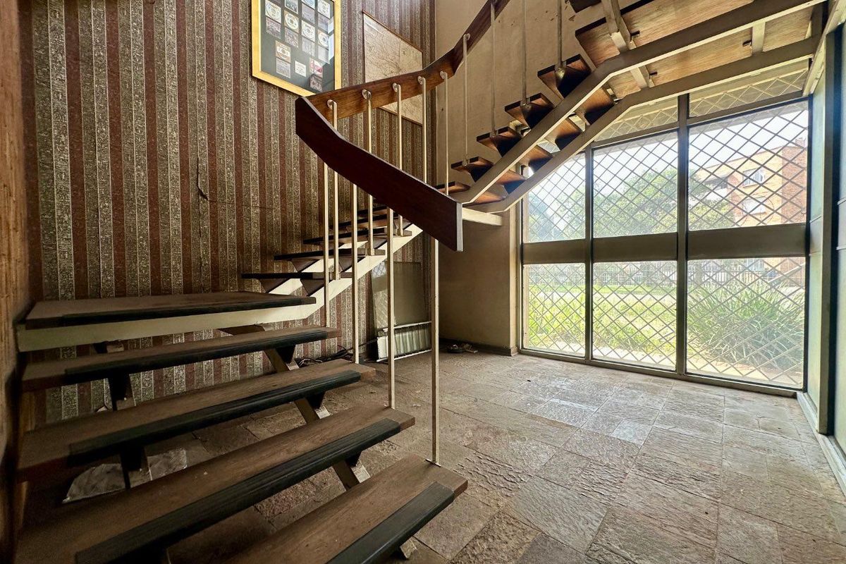 Prime Industrial Property with Office & Workshop Space For Sale in Driehoek, Germiston. - Photo 5