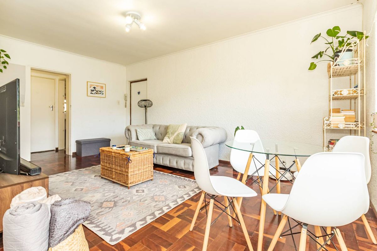 Immaculate Apartment in Rondebosch Village - R1.995m - Photo 5