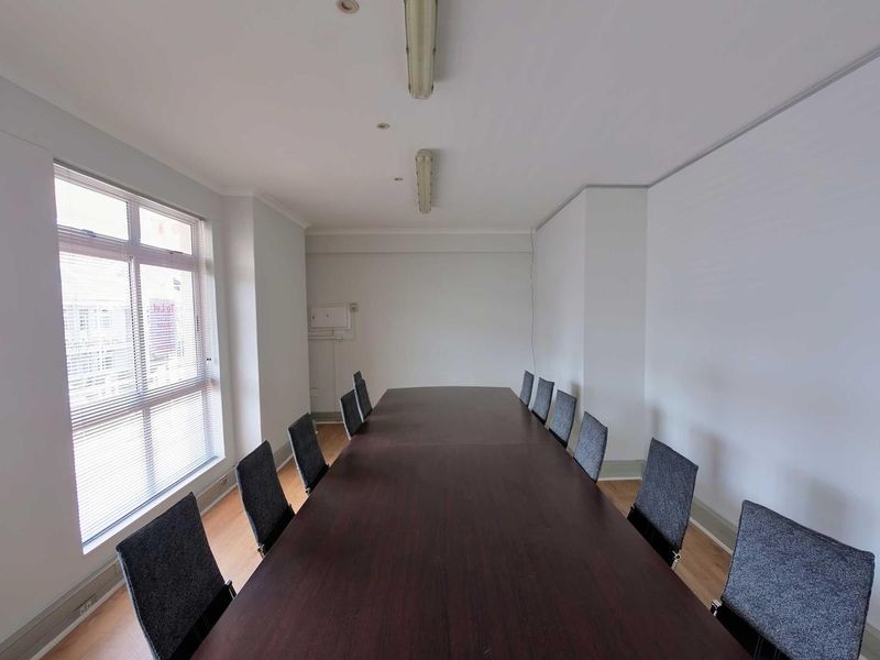 Verstile, Light-Filled Office in Century Square! - Photo 5