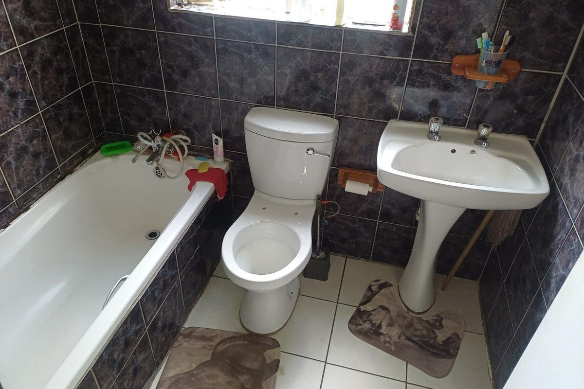 Secure Ground Floor Townhouse – Comfort, Convenience & Lifestyle - Photo 3