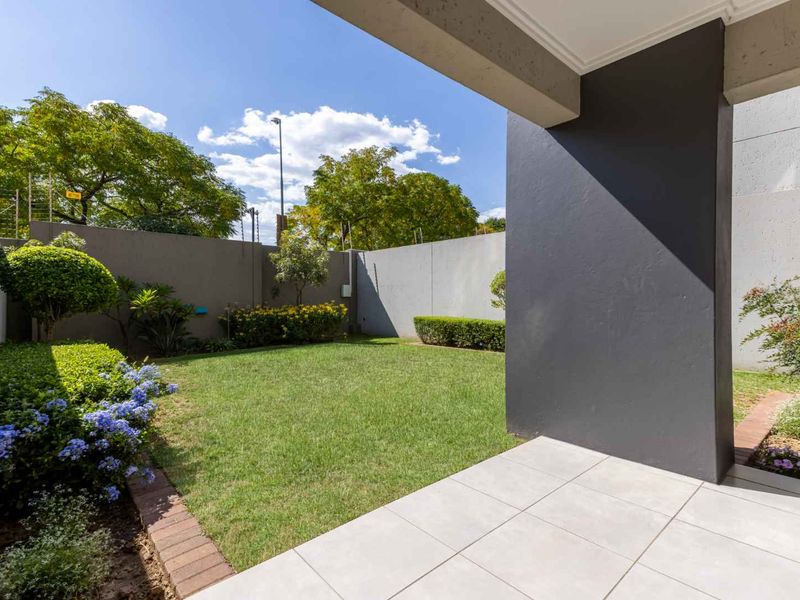 A WELL- POSITIONED GROUND FLOOR UNIT IN SOUGHT AFTER MONTEGO - Photo 2