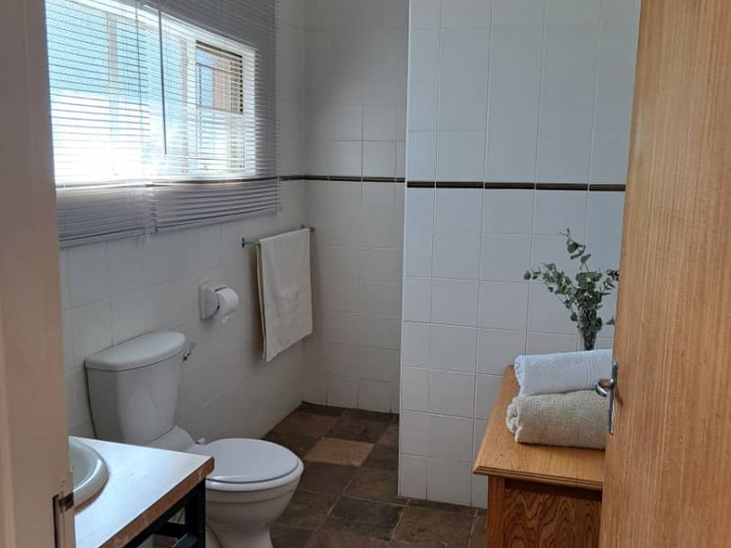 Guest House & Private Residence for Sale – Gochas, Hardap Region - Photo 8