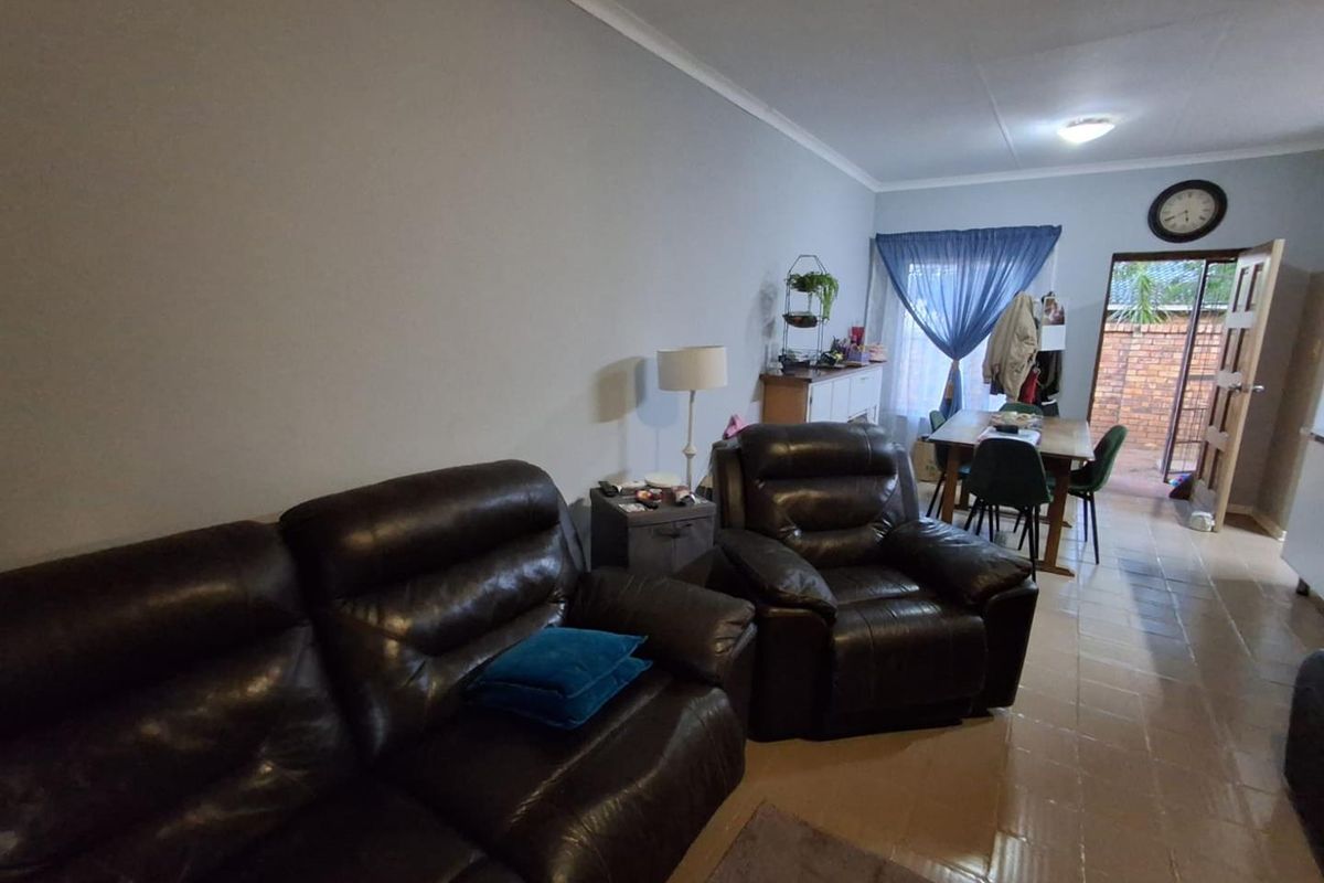 Cozy house in West Acres for sale - Photo 4