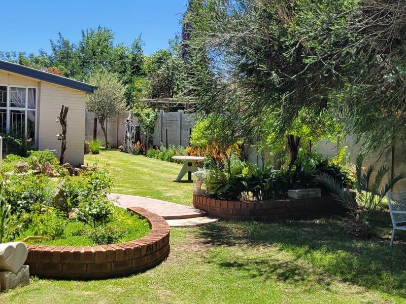 COUNTRYSIDE LARGE BEAUTIFUL SPACIOUS HOUSE. OUTSTANDING CONDITION.  GARDEN TO DIE FOR. - Photo 7