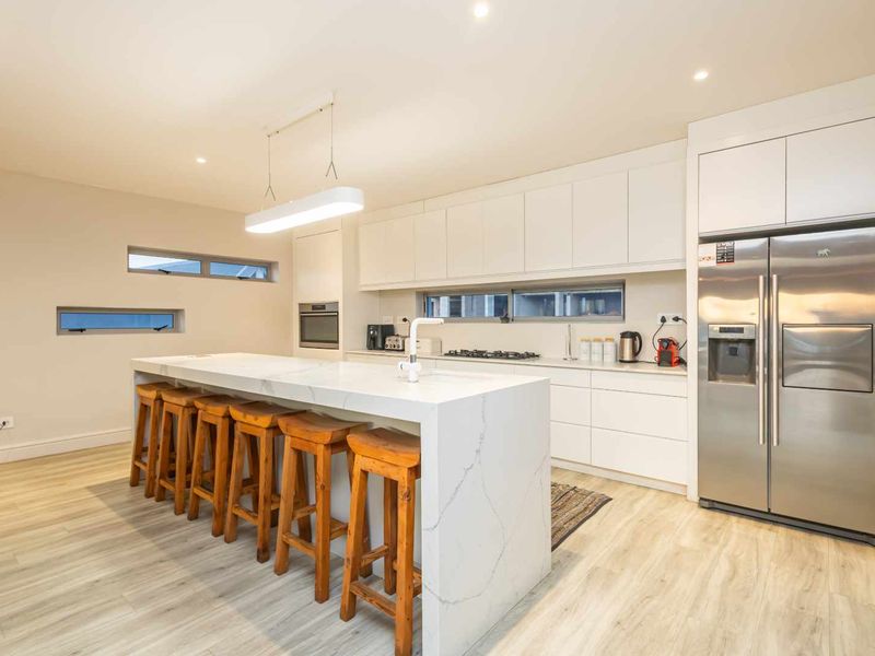 Elevated Luxury with Breathtaking Langebaan Lagoon Views - Photo 7