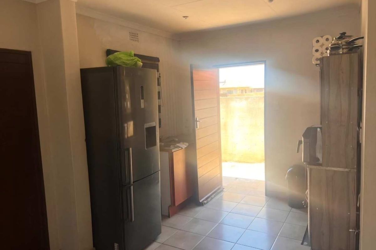 2 Bedroom House For Sale Vanderbijlpark CE4 - Photo 5