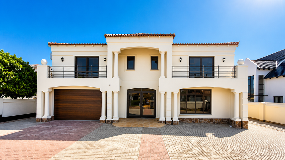 5 Bedroom Property plus outside Room For Rent