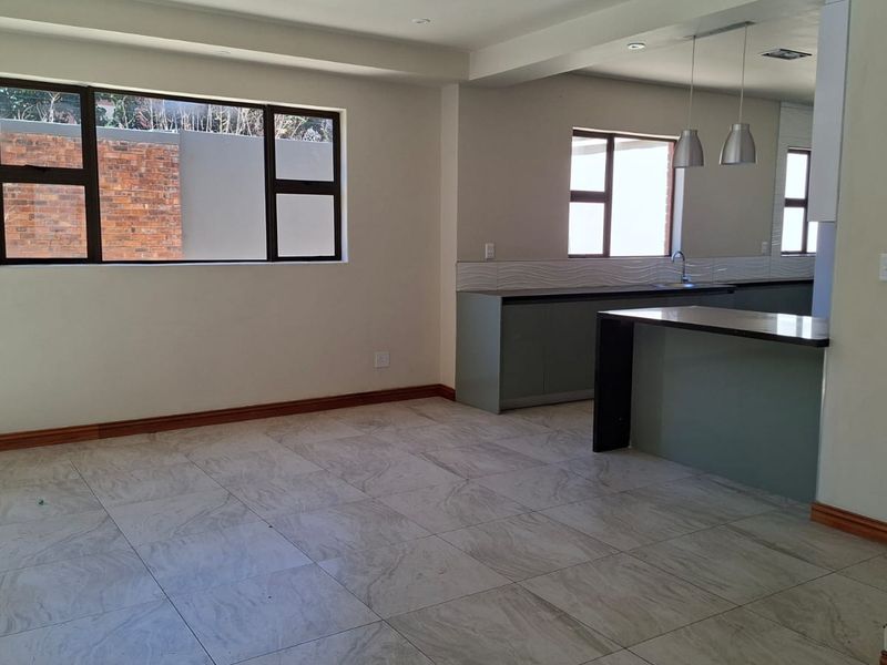 Elegance Meets Everyday Comfort - Bedfordview - Photo 5