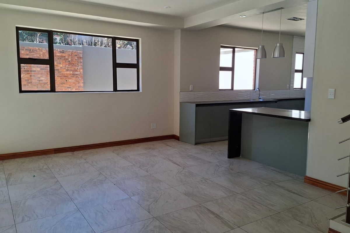 Elegance Meets Everyday Comfort - Bedfordview - Photo 5