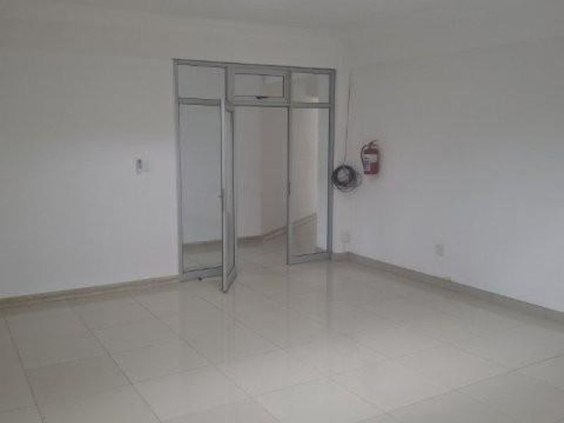 Office to let in Southern Industrial - Photo 2