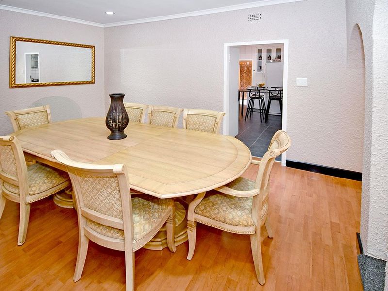 5 BED FAMILY HOME IN BRAMLEY PARK FOR SALE - Photo 10